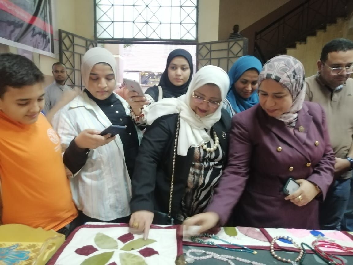 د.دينا هويدى: الثقافة والفن أداتان قويتان في بناء شخصية الفتاة والمرأة وسبيلها لتنمية وتقدم المجتمع