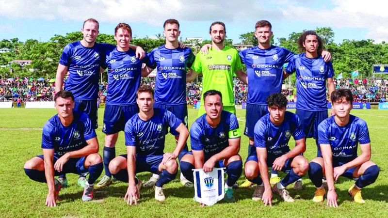 الامارات | حدّاد وعامل طلاء ونادل وجليس أطفال ضمن تشكيلة أوكلاند لمواجهة العين