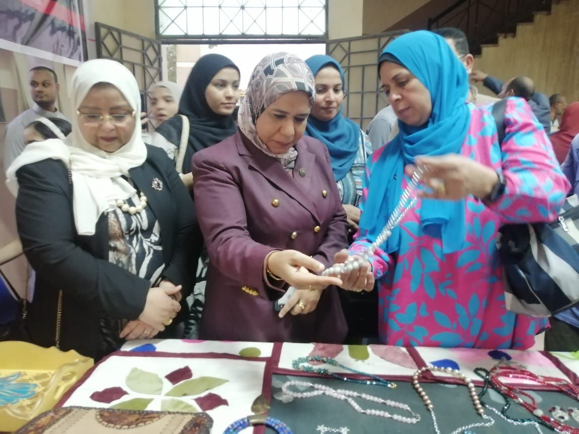 د.دينا هويدى: الثقافة والفن أداتان قويتان في بناء شخصية الفتاة والمرأة وسبيلها لتنمية وتقدم المجتمع