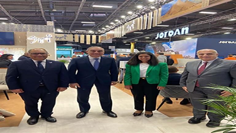 مصر تشارك بجناح فرعوني في معرض سياحي بباريس لتعزيز القطاع -(صور)