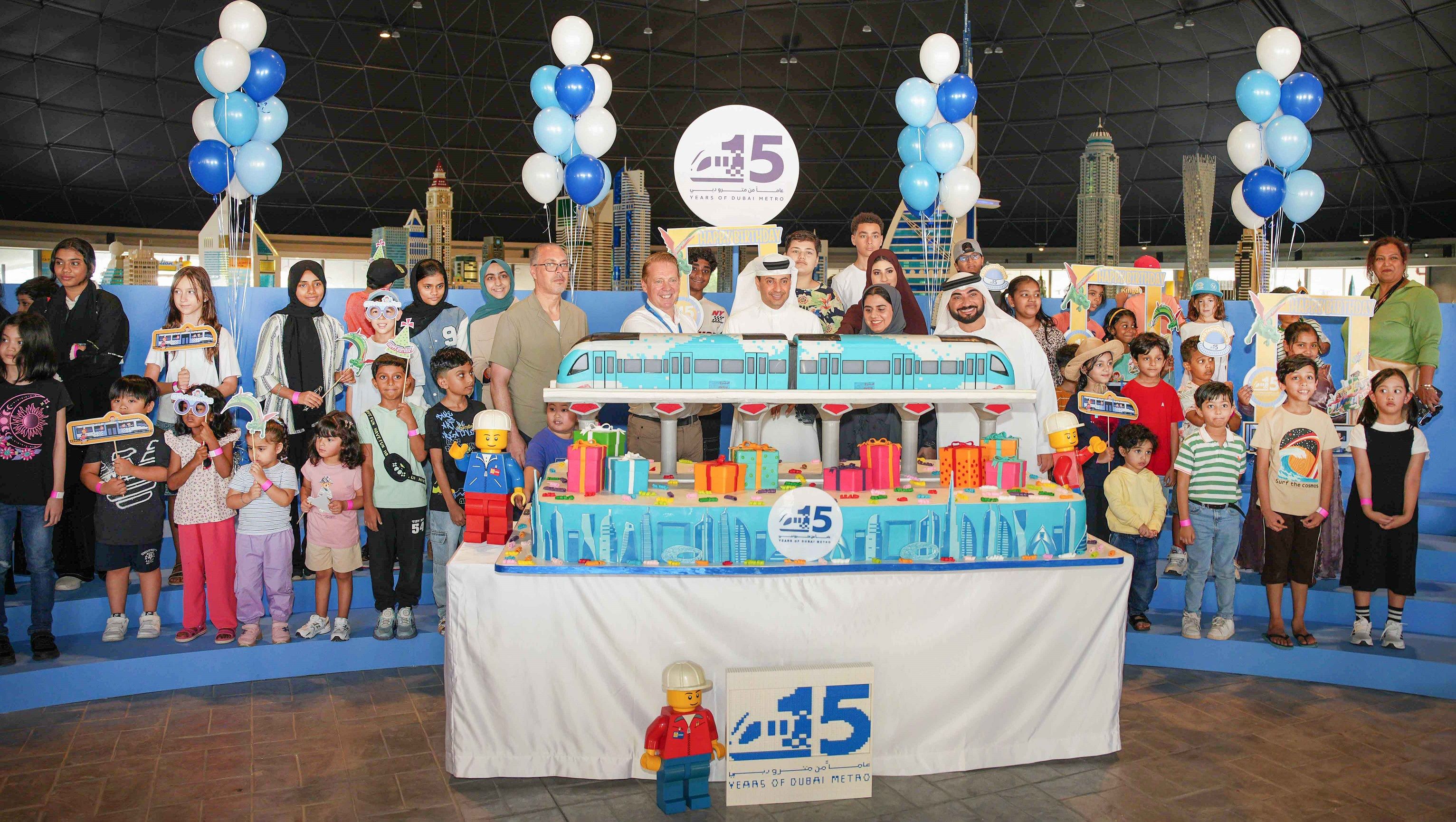 الامارات | هيئة الطرق والمواصلات تختتم مع "ليجولاند دبي ريزوتس" فعاليات الذكرى السنوية الـ 15 للمترو