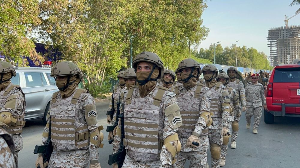 صور.. "اليوم" ترصد عروض القوات البحرية الملكية بساحل جدة