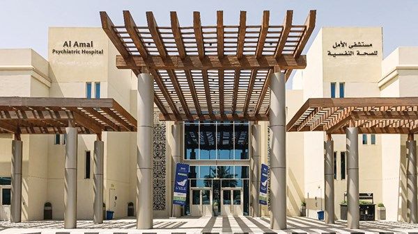 «الإمارات الصحية»: دعم نفسي لأسر مرضى الإدمان