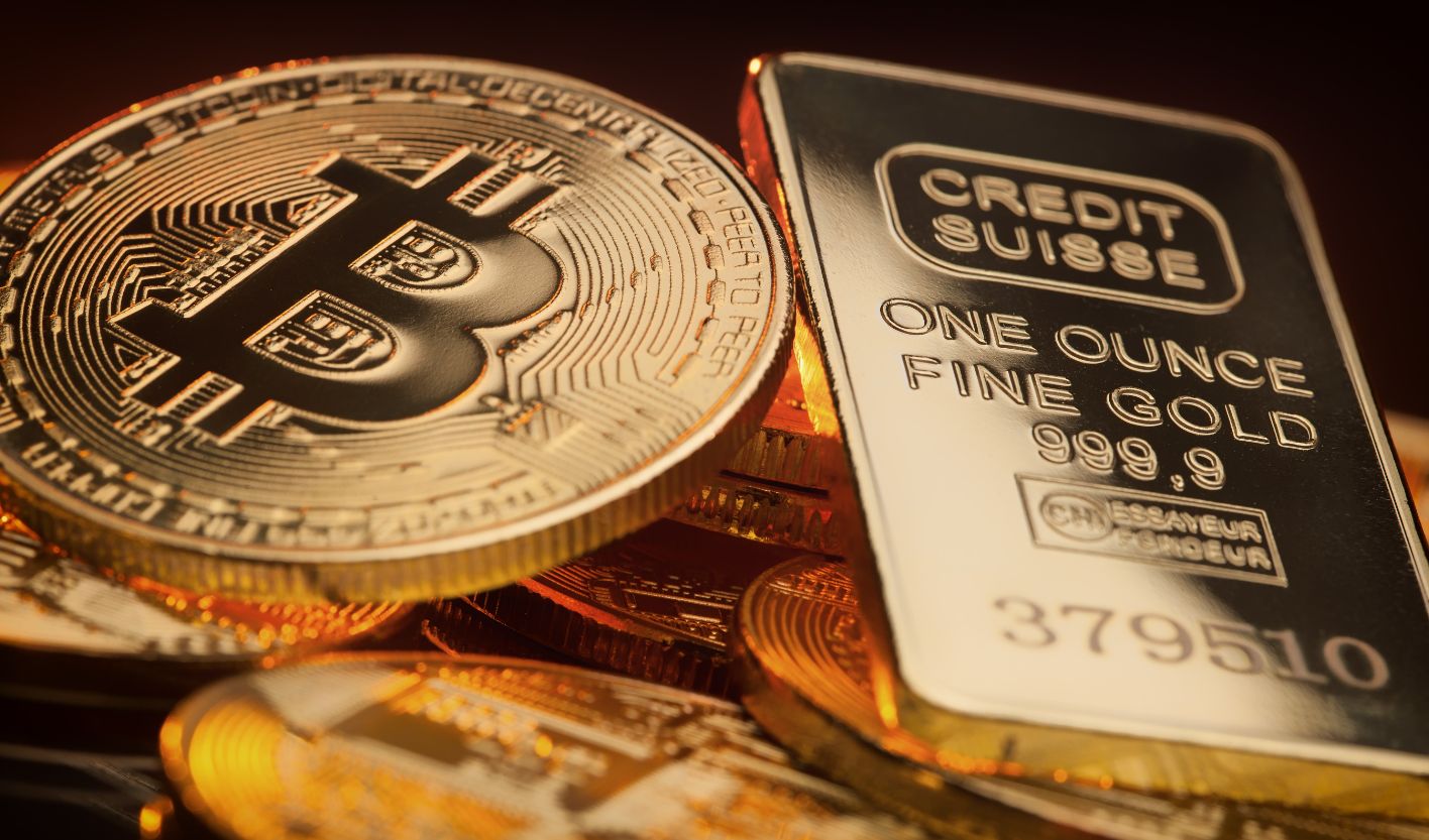 الذهب يسجل أعلى مستوى له على الإطلاق: فهل هو أفضل من البيتكوين في سنة 2024؟
