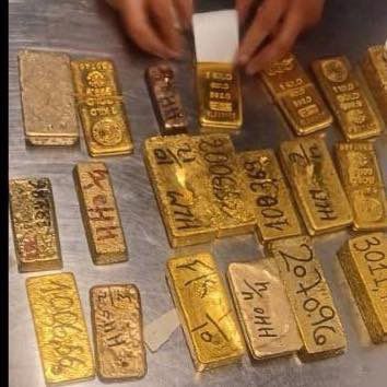 ليبيا تحبط تهريب 100 كجم من الذهب و 1.5 مليون يورو في مطار مصراتة