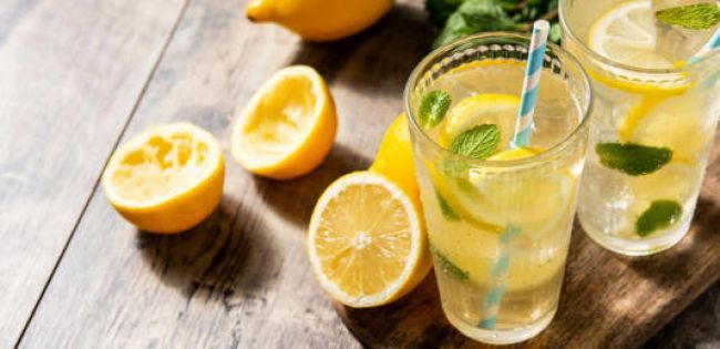 أضرار شرب الليمون قبل النوم: آثار خطيرة على الجسم!