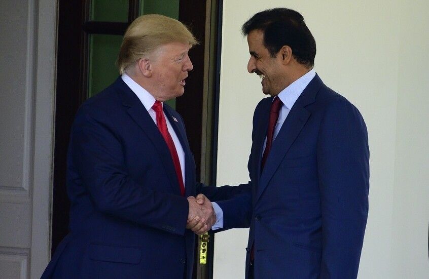 الخليج اليوم .. دونالد ترامب يمتدح أمير قطر الشيخ تميم