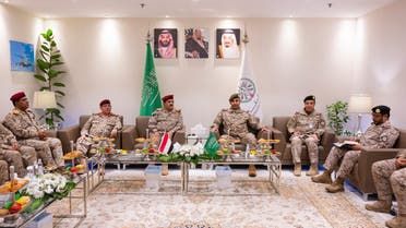 الخليج اليوم .. قائد القوات المشتركة يبحث مع وزير الدفاع اليمني التعاون المشترك