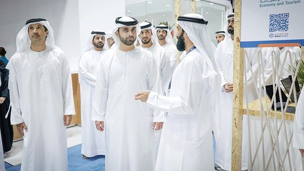 منصور بن محمد يفتتح «الإمارات للتوظيف 2024»