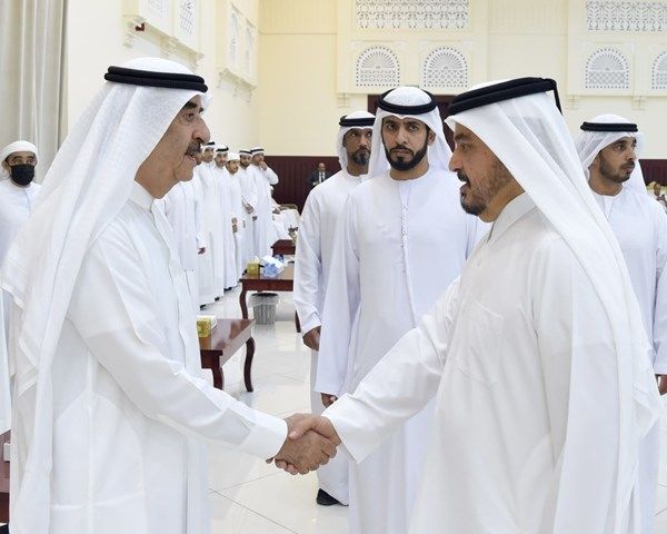 حاكم أم القيوين يتقبل تعازي عبدالله بن محمد آل ثاني في وفاة الشيخ عبدالله بن أحمد المعلا