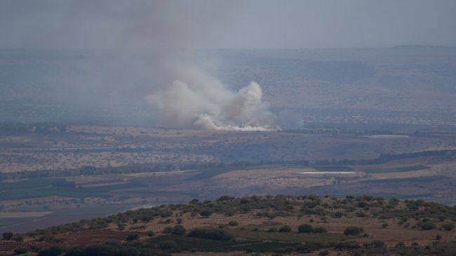 "هآرتس": إسرائيل تتابع بقلق تواجد نحو 40 ألف مقاتل من سوريا والعراق واليمن بالقرب من مرتفعات الجولان