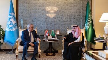 الخليج اليوم .. وزير الخارجية السعودي يبحث مع نظيره اللبناني أوضاع لبنان
