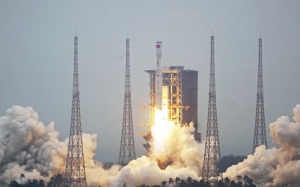 على متن صاروخ واحد.. الصين تُطلق 5 أقمار اصطناعية
