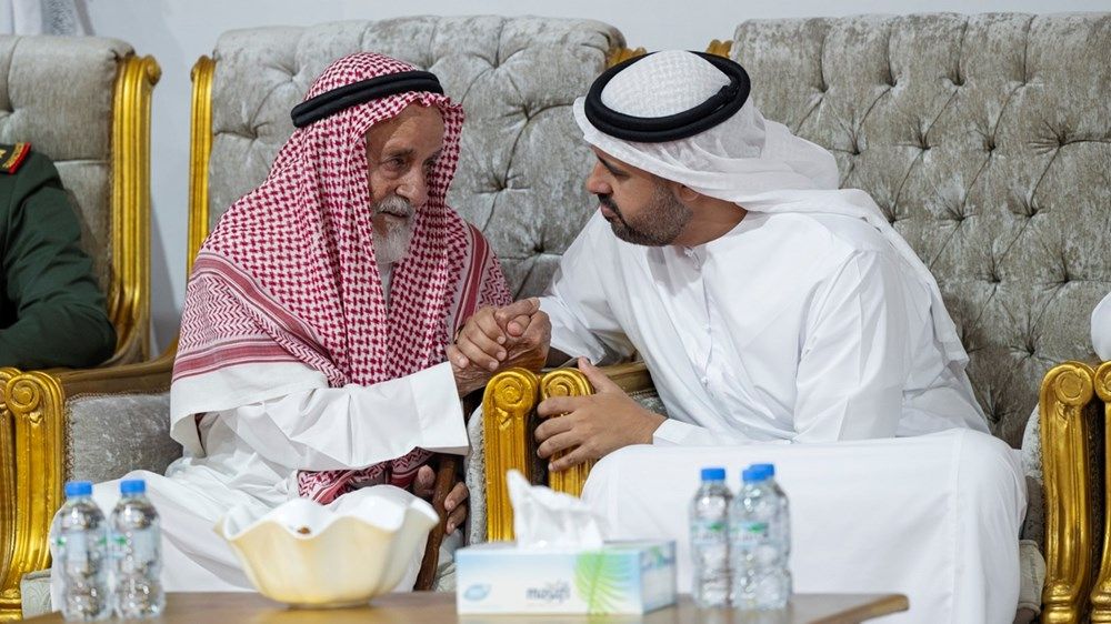 ذياب بن محمد بن زايد يقدم واجب العزاء في الشهيد نهيان المرزوقي