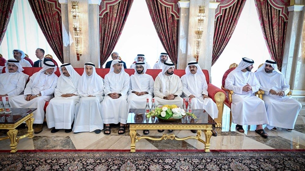 محمد بن راشد يلتقي رئيس مجلس إدارة مجموعة «HSBC» المصرفية وأعيان البلاد ورجال الأعمال والمستثمرين