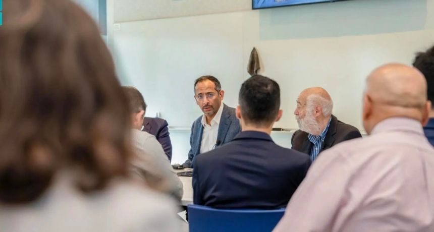 جامعة كولومبيا الأمريكية.. الخريف يستعرض التحول في الصناعة والتعدين بالمملكة