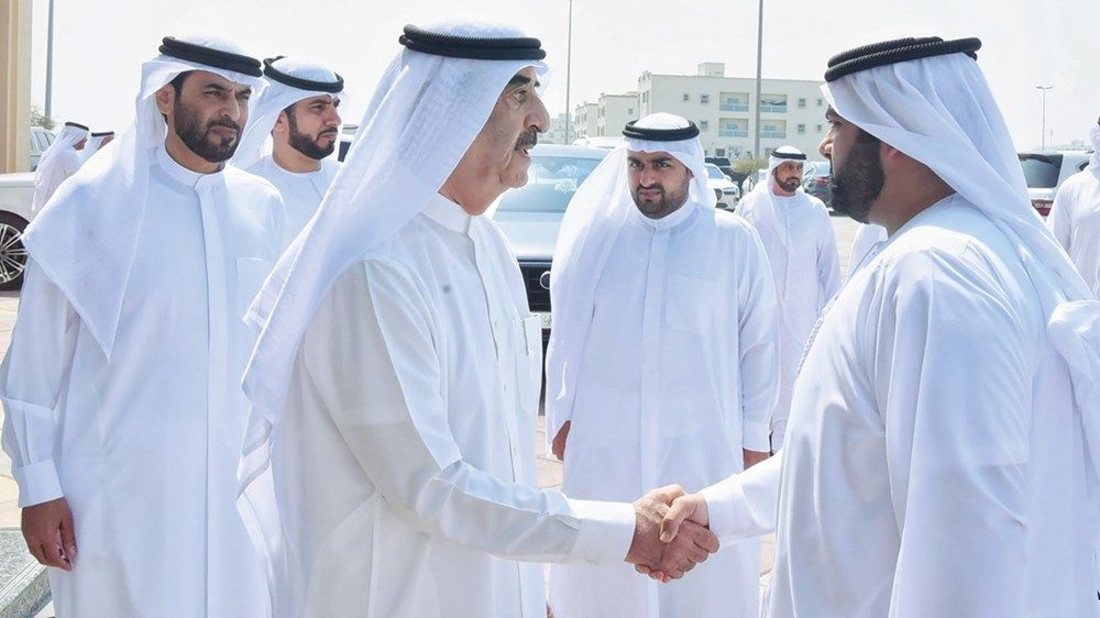 حاكم الشارقة والشيوخ يعزون حاكم أم القيوين في وفاة عبدالله المعلا