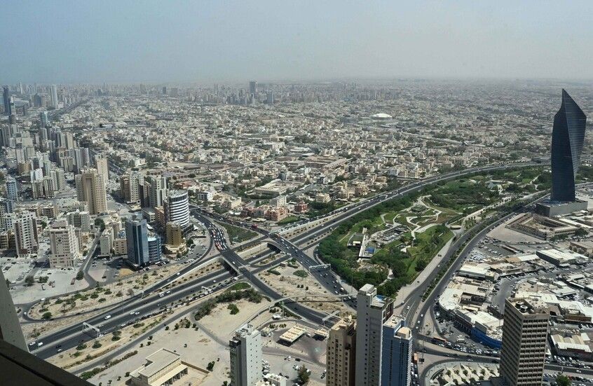 الخليج اليوم .. الكويت تحظر "الكاش" في مبيعات السيارات