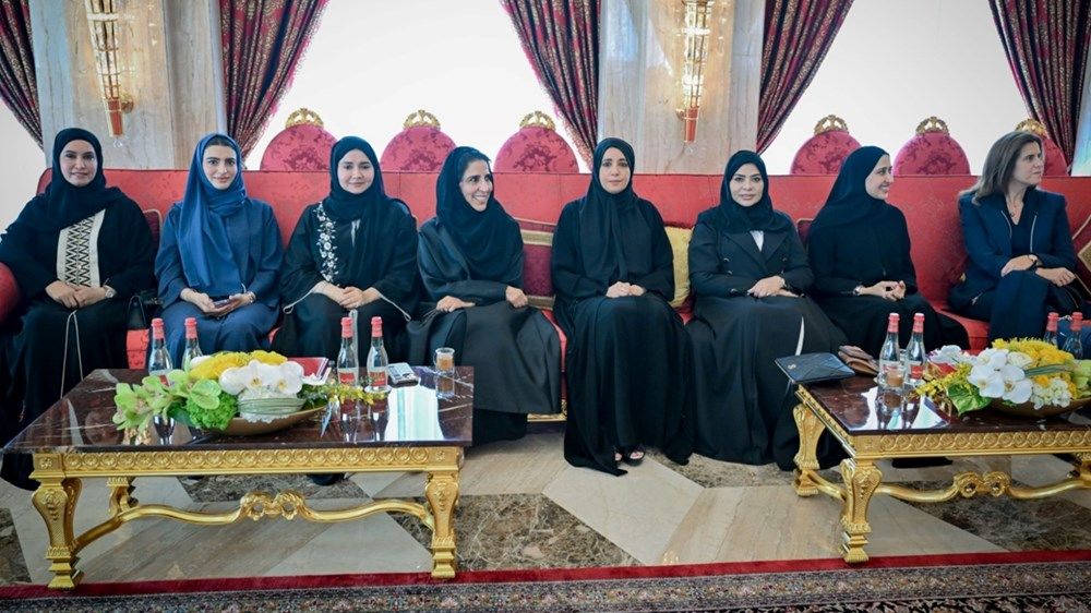 محمد بن راشد يلتقي رئيس مجلس إدارة مجموعة «HSBC» المصرفية وأعيان البلاد ورجال الأعمال والمستثمرين