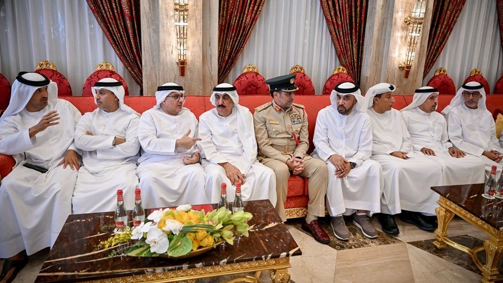 محمد بن راشد يلتقي رئيس مجلس إدارة مجموعة «HSBC» المصرفية وأعيان البلاد ورجال الأعمال والمستثمرين