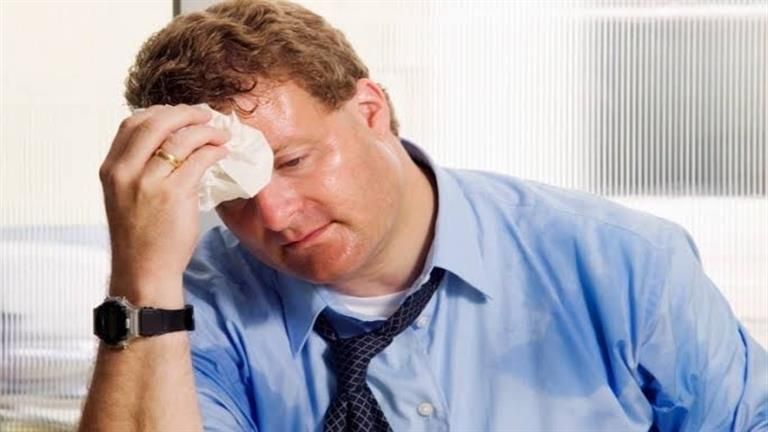 ما هو العرق البارد؟.. إليك الأسباب