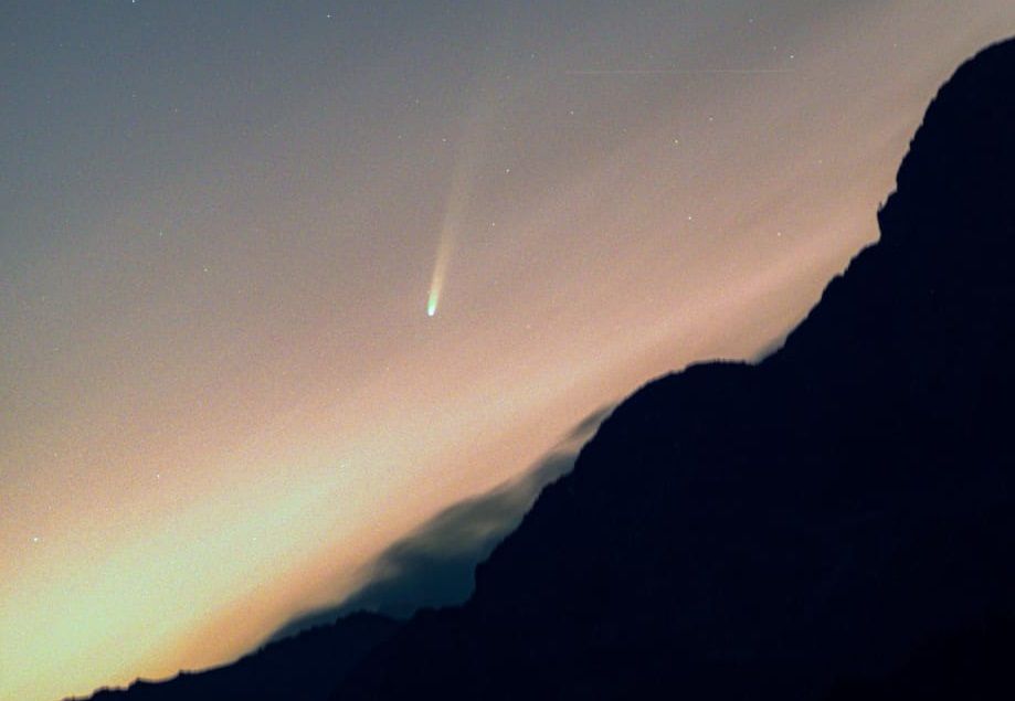 الامارات | رصد المذنب "A3" فجر اليوم في سماء الامارات