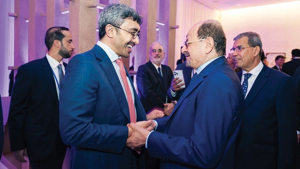 عبدالله بن زايد: ترسيخ التعاون والشراكة مع العالم