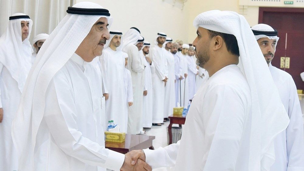 محمد بن راشد والشيوخ يعزون حاكم أم القيوين في وفاة عبدالله المعلا