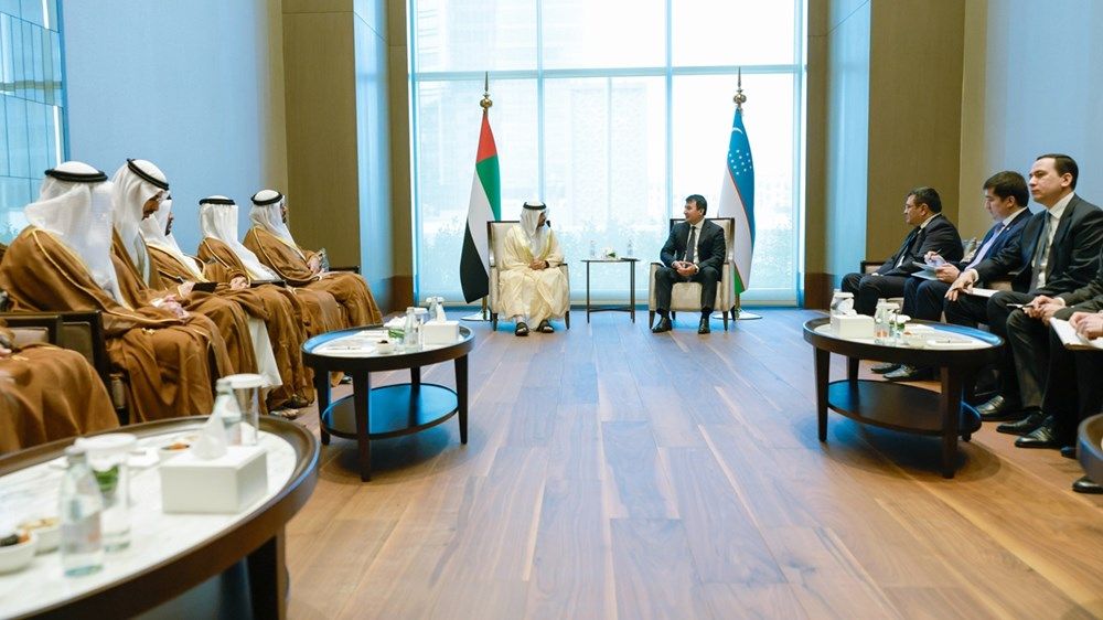 حمدان بن محمد يستعرض مع نائب رئيس وزراء أوزبكستان تطور علاقات البلدين وسبل تعزيزها