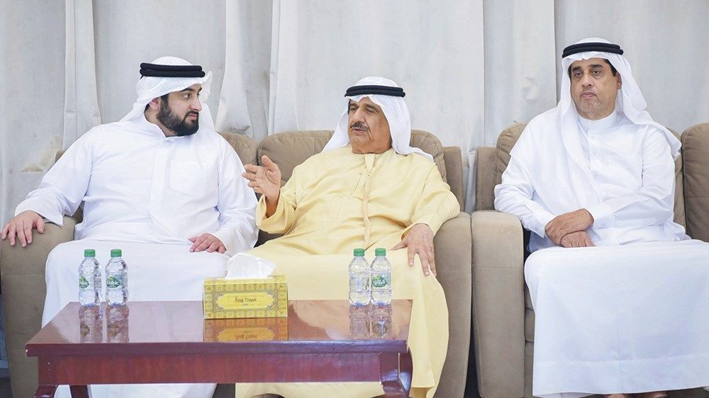 محمد بن راشد والشيوخ يعزون حاكم أم القيوين في وفاة عبدالله المعلا