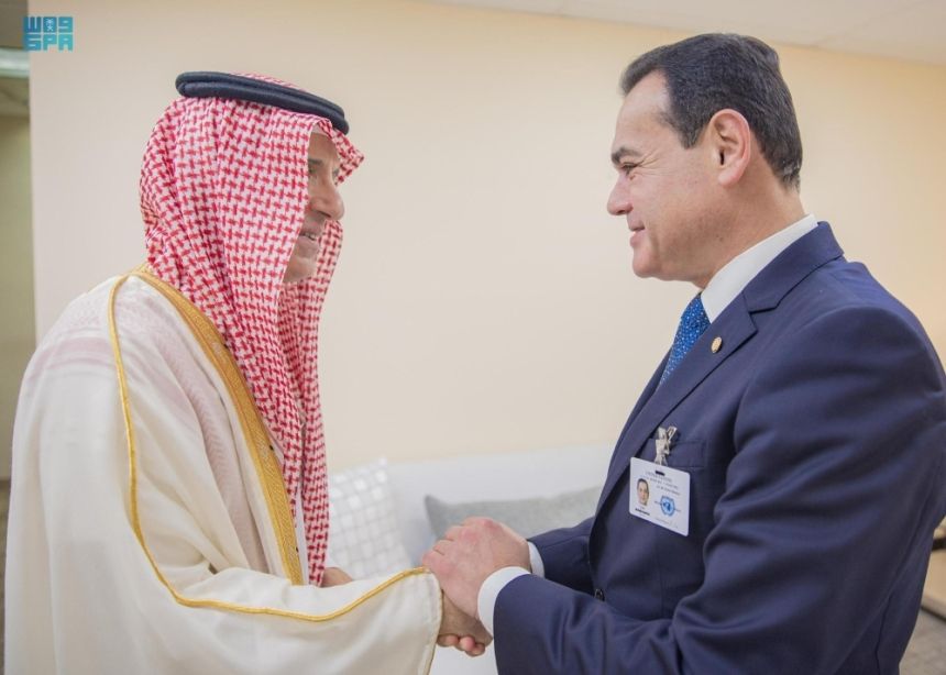 "الجبير" يبحث دعم علاقات التعاون الثنائية مع وزير خارجية الباراغواي