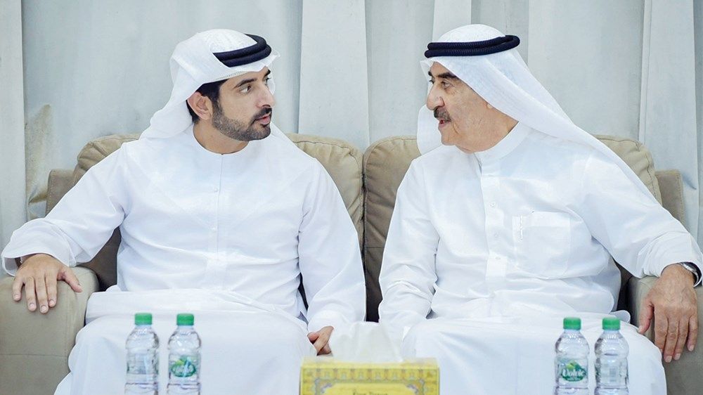 محمد بن راشد والشيوخ يعزون حاكم أم القيوين في وفاة عبدالله المعلا