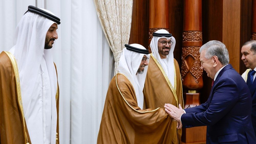 حمدان بن محمد ورئيس أوزبكستان يبحثان تعزيز علاقات الشراكة والتعاون