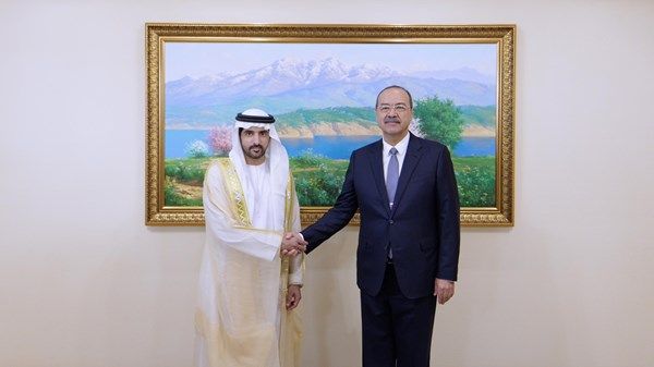 حمدان بن محمد يلتقي رئيس وزراء أوزبكستان ويشهد توقيع مذكرة تفاهم بين البلدين