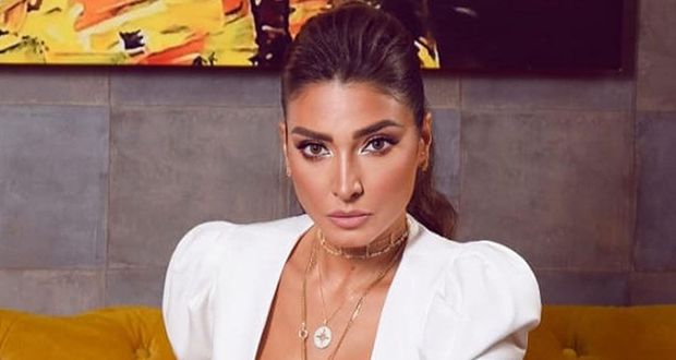 صور نادرة.. روجينا في رحلة مع نجمين شهيرين