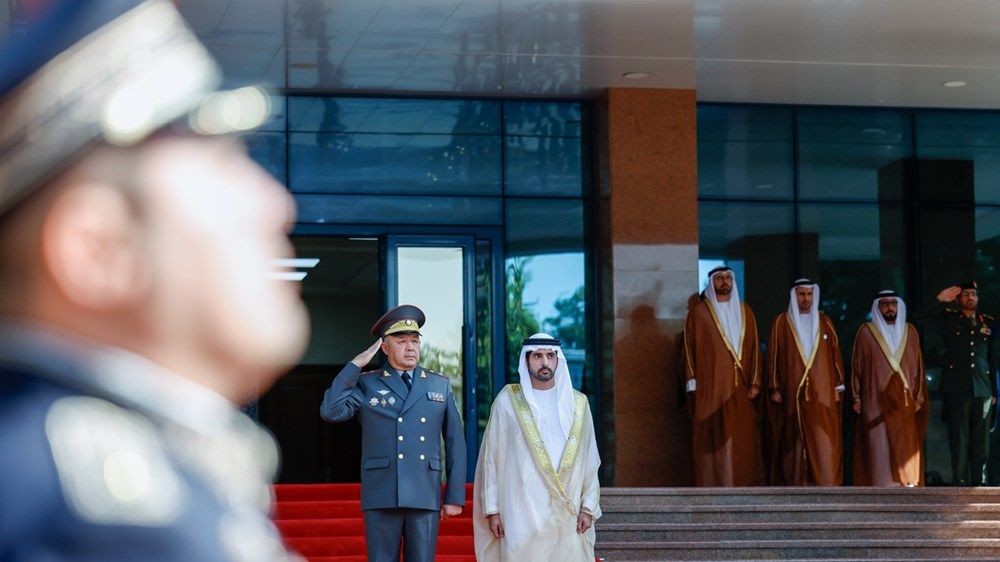 حمدان بن محمد يبحث مع وزير الدفاع الأوزبكي سبل تعزيز التعاون المشترك