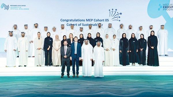 «محمد بن زايد للذكاء الاصطناعي» تكرِّم 37 خريجاً من برنامجها التنفيذي