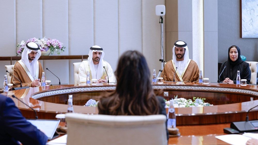 حمدان بن محمد يلتقي مساعد رئيس جمهورية أوزبكستان