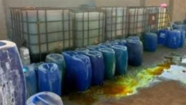 بـ "خامات مجهولة المصدر".. ضبط مصنع لإنتاج المنظفات المنزلية والصابون المغشوش