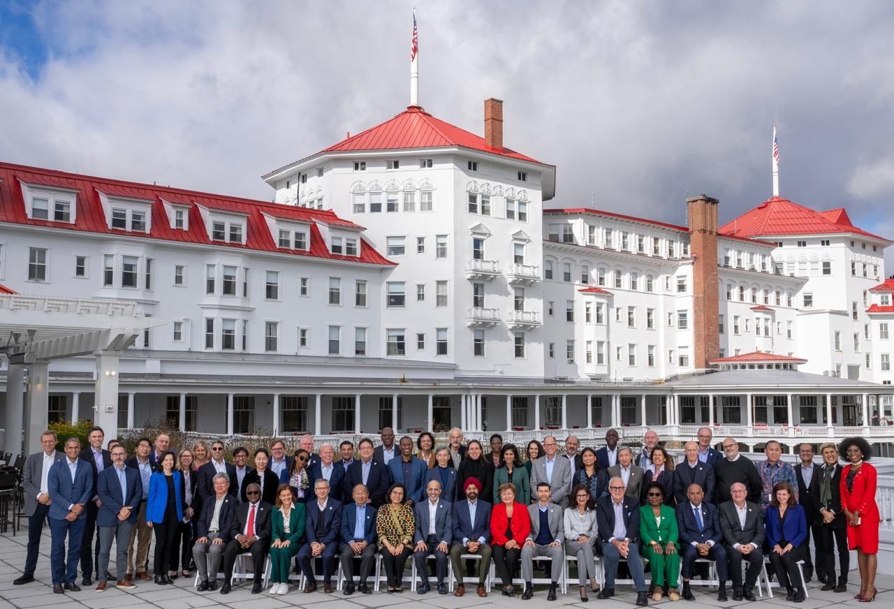 الامارات | محمد الحسيني: الإمارات توسع جهودها لتطوير شراكات اقتصادية مع الدول والمنظمات الإقليمية والدولية