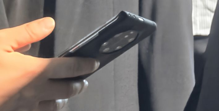 تكنولوجيا: صور حية تكشف عن بعض من ملامح تصميم Huawei Mate 70 Pro