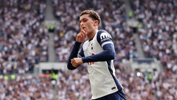 شاهد بالفيديو.. ثنائية توتنهام في شباك مانشستر يونايتد