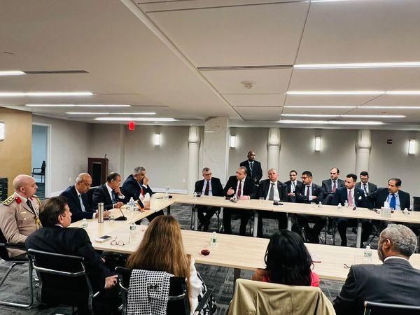 وزير الخارجية يلتقي بالمصريين العاملين بمقر الأمم المتحدة في نيويورك