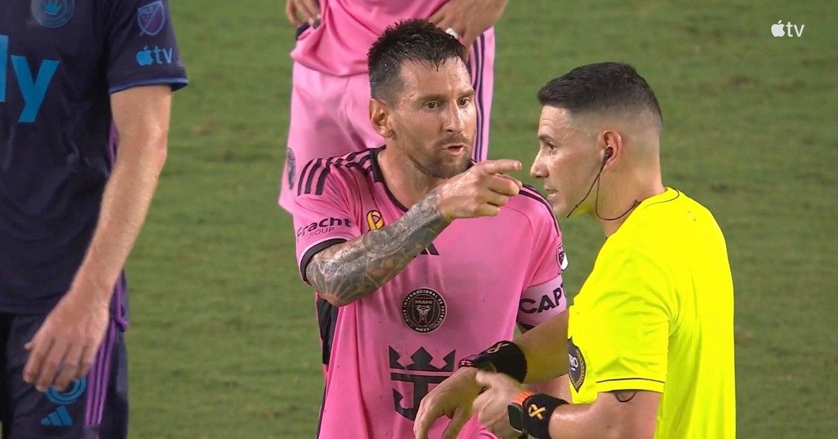 الامارات | ميسي يتحول إلى لاعب شرس.. سجل هدفاً وشتم الحكم! (فيديو)