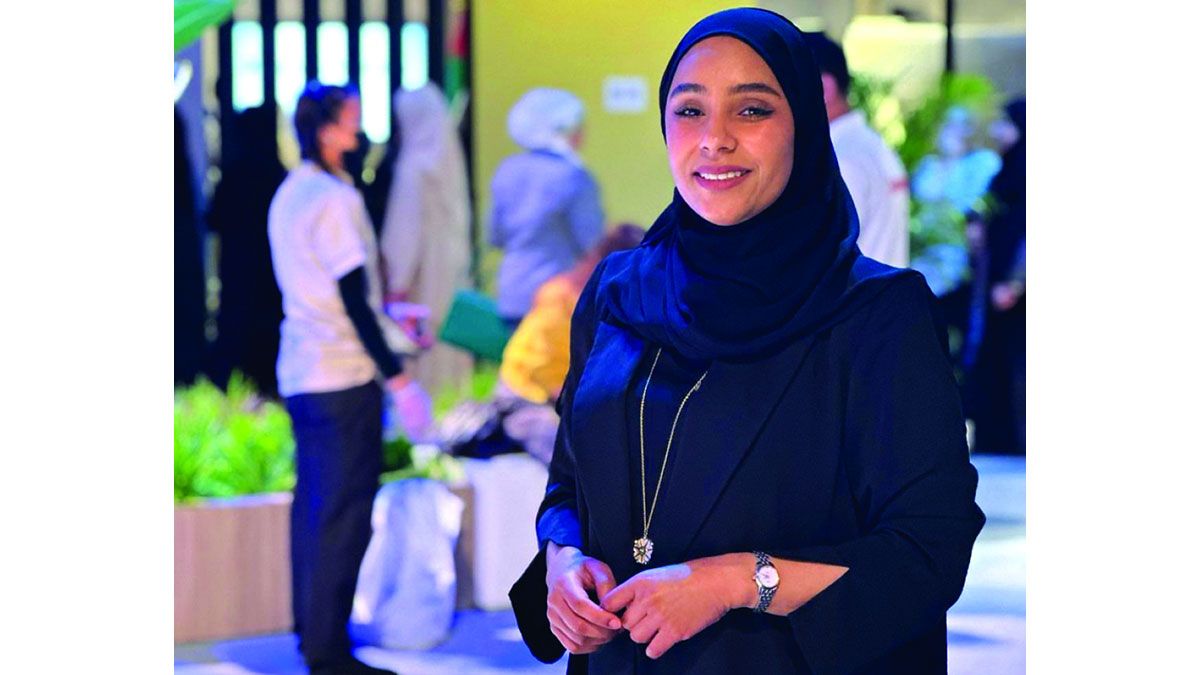 الامارات | مهندسة إماراتية تراهن على تحويل الرمال إلى تربة خصبة