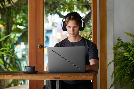 تكنولوجيا: ROG Zephyrus G16: اللاب توب المثالي للاعبين والمبدعين والطلبة مع سلسلة بطاقات GeForce RTX 40