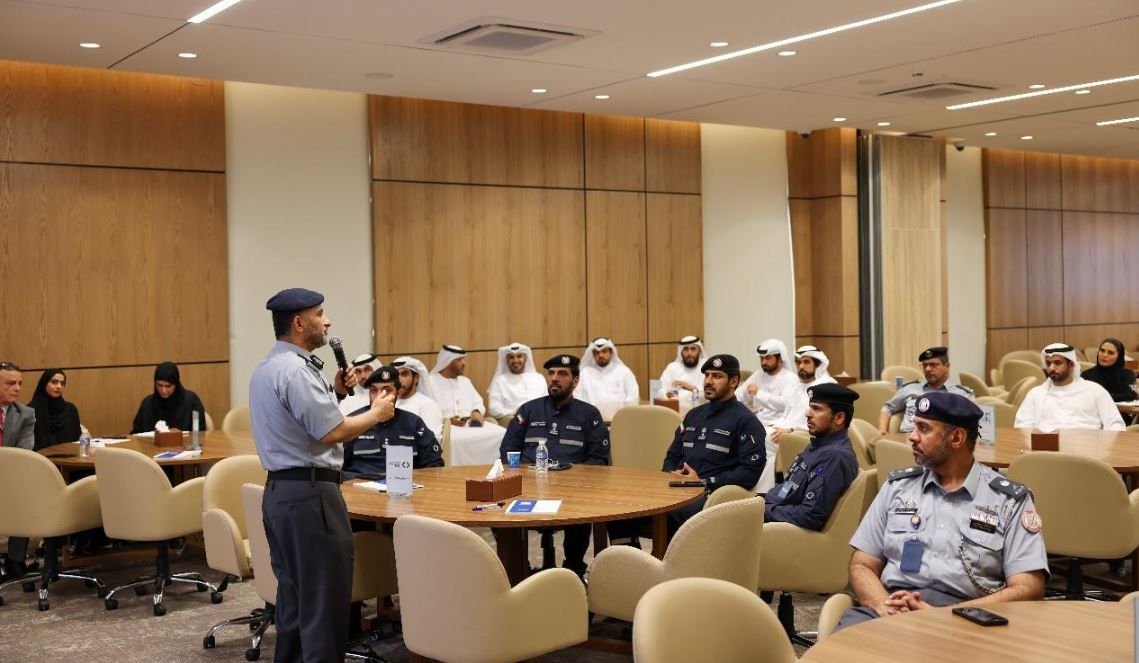 الامارات | شرطة أبوظبي تنفذ ورشة مع الشركاء لتعزيز الجاهزية في الأحوال الجوية المتقلبة