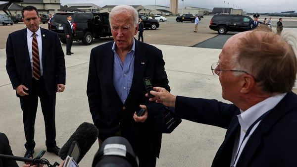 بايدن يدعو إلى تجنب حرب شاملة في الشرق الأوسط