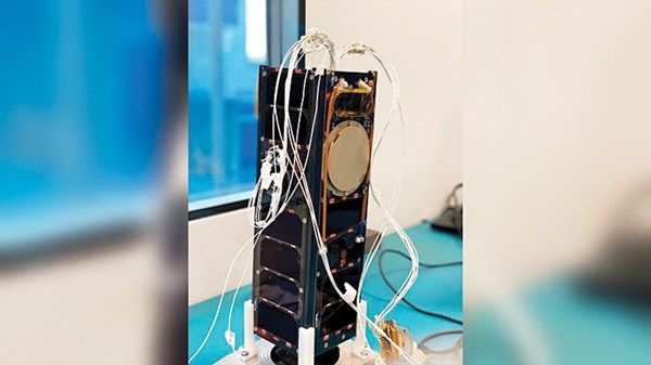 «الشارقة سات 2» إلى الفضاء منتصف 2025