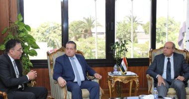 وزير الطيران المدني يستقبل رئيس الهيئة القومية لضمان جودة التعليم والاعتماد بمجلس الوزراء